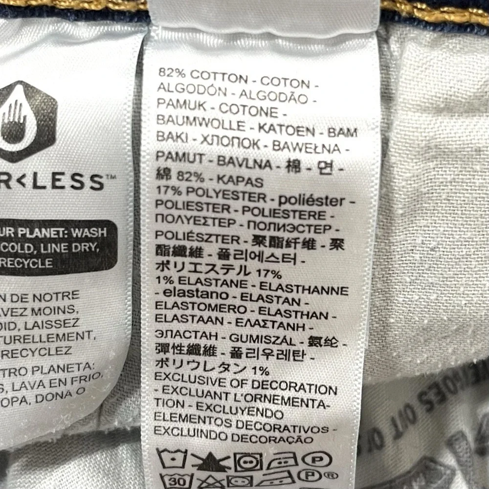 Levis tag size
